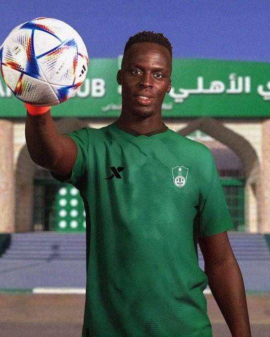 1687365607764024193.jpg 三连2.jpg